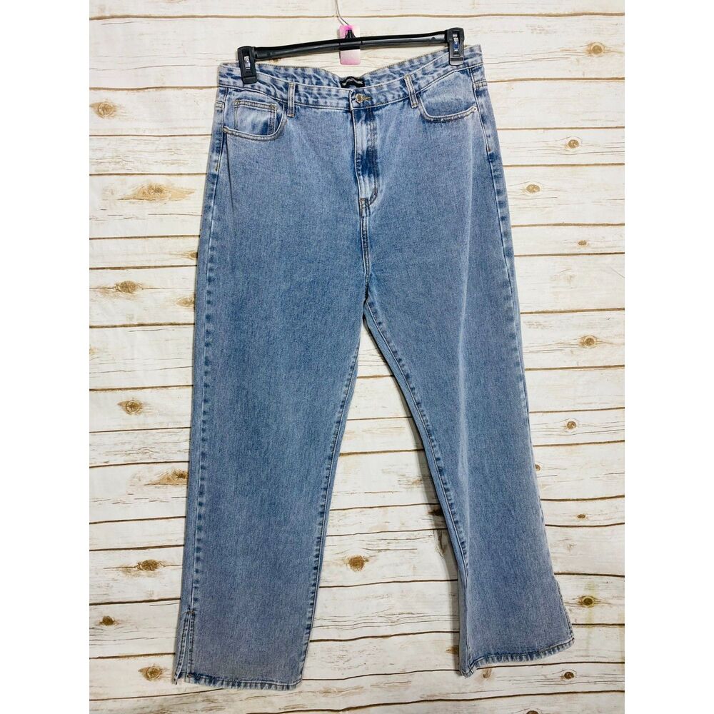 PrettyLittleThings Bleach Wash Split Hem Straight Leg Jeans Blue UK 22/ US 18